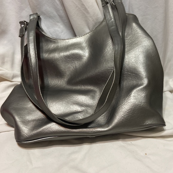 TOMMY HILFIGER SPORT Pewter faux leather Zipper outer pocket zip top black liner - Picture 3 of 10